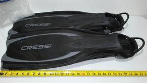 lot 16 image: Cressi Reaction Swim Fins.