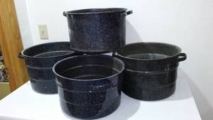 lot 258 image: Canning Pots (4)