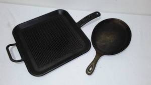 lot 287 image: Lodge Cast Iron Grill.
