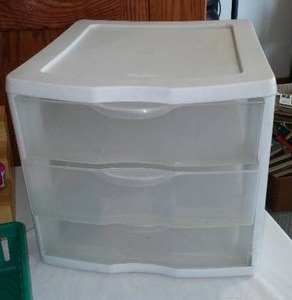 lot 325 image: Storage Bins.