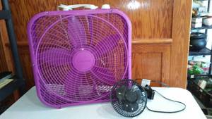 lot 327 image: Fans (2).