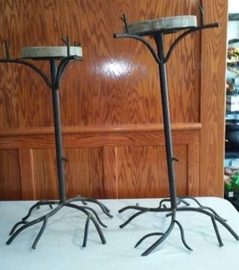 lot 330 image: Plant Stands.