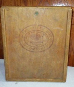 lot 368 image: Napa Valley Box Cassette Storage Box.