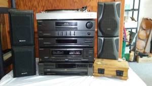 lot 401 image: Sony Entertainment Equipment.