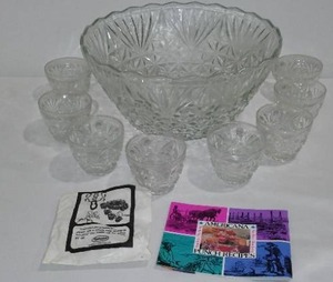 lot 222 image: Anchor Hocking Punch Set.