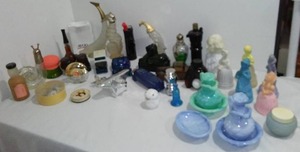 lot 266 image: Vintage Avon collectables, Most Empty