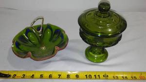 lot 317 image: Vintage California Pottery Sequoia and Indiana Kings Crown Glass.