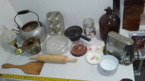 lot 299 image: Vintage Kitchen, Hi-lex Jug, enamelware, rolling pin & more.