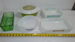 lot 339 image: Vintage Pyrex, Hazel Atlas Uranium  and Anchor Hocking Fire King