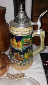 lot 356 image: Vintage Collectibles with Covered Tote