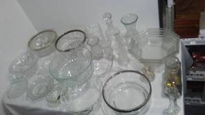 lot 358 image: Vintage Arcoroc and more.