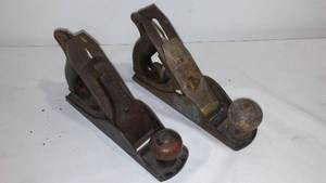 lot 215 image: Wood Handled Plainer (2)