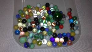 lot 363 image: Vintage Marbles Early 1960s