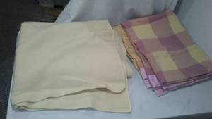 lot 368 image: Wool Blankets (2) Vintage.