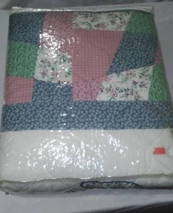 lot 369 image: Queen Quilt Bedspread Or Blanket - New