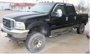 lot 2 image: 2002 Ford F250