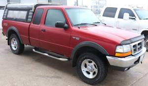 lot 3 image: 2000 Ford Ranger XLT