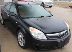 lot 5 image: 2009 Black Saturn Aura