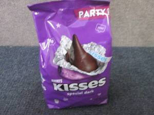 32.1 oz Hersheys Special Dark Kiss...