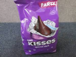 32.1 oz Hersheys Special Dark Kiss...