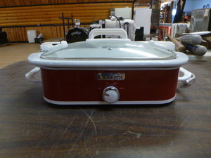 lot 96 image: Crock-Pot Casserole Crock Slow Cooker