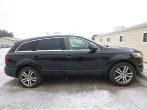 lot 3 image: 2007 Audi LL Q7 SUV