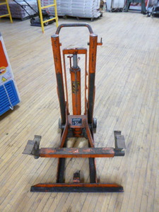 lot 6 image: Hein-Wener 55 Hydraulic Lift
