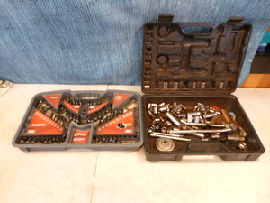 lot 12 image: Husky 32 Piece SAE and Metric Wrench Set