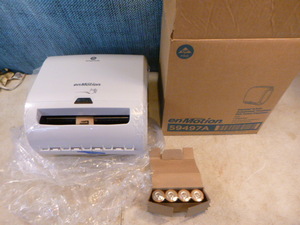 lot 37 image: EnMotion Impulse Touchless Roll Towel Dispenser