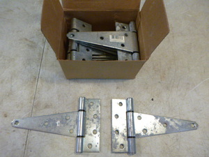 lot 41 image: 10 Stanley Heavy Duty T-Hinges
