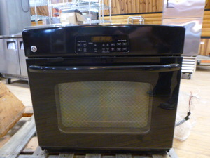 lot 67 image: GE 30 Built-In Single Wall Oven