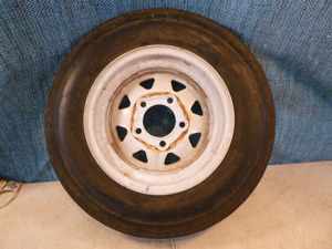 lot 76 image: H-Run Trailer Tire with 5-Hole Rim