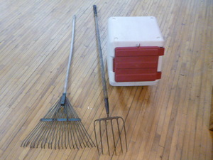 lot 85 image: LawnGarden Tools