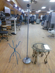 lot 89 image: Home Items
