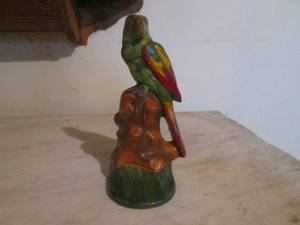 lot 6 image: (K) Vintage Cast Iron Parrot Door Stop 6 12 Tall