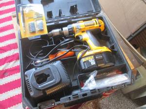 lot 63 image: (DLR) Dewalt 18V XRP Cordless 12 Heavy Duty DrillDriverHammer Drill with Battery and Charger in Case - Untested