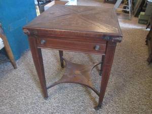lot 93 image: (DLR) Antique Wood Gaming Table 20 12 x 20 12 x 28 H When Top Is Closed - Condition is a little ruff.