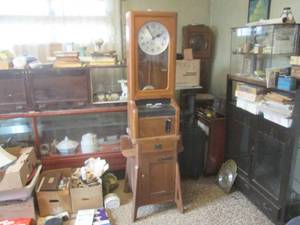 lot 95 image: (DLR) Vintage Burk Time Clock and Lower Cabinet Stand with Storage - Wound up and clock is working.