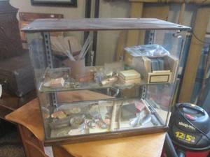 lot 97 image: (DLR) Vintage Glass Front and Sides Display Case with 1 Glass Shelf Contents Included 23 W x 19 14 H x 12 14 D - Needs Cleaning