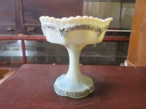 lot 155 image: (DLR) Custard Glass Footed Dish 4 34 H