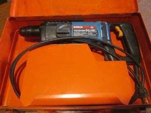lot 158 image: (DLR) Bosch 11212VSR Bulldog 34 Rotary Hammer Drill in Metal Case