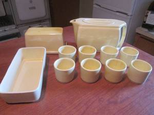 lot 181 image: (K) Vintage Art Deco Teapot, 8 Cups, 1 lb Butter Dish and Rectangular Serving Bowl