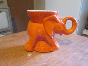 lot 184 image: (K) Vintage Frankoma 1969 GOP Nixon Agnew Elephant MugCup