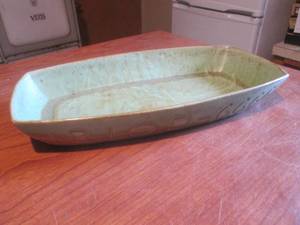 lot 187 image: (DLR) Vintage Frankoma Rectangle Serving Bowl