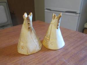 lot 189 image: (K) Vintage Frankoma Tee-Pee Salt & Pepper Shakers