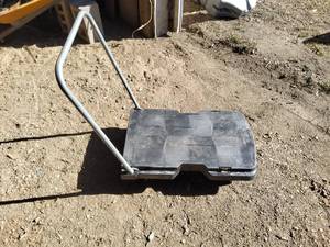 lot 47 image: Small box cart, with folding handle