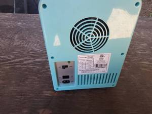 lot 49 image: Frigidaire 6 can electric, dc cooler