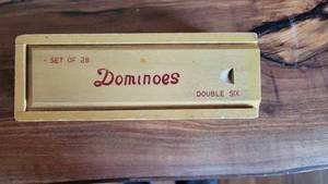 lot 14 image: Attractive Box of Dominoes
