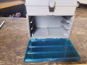 lot 106 image: Tackle box, Empty, room for your favorite lure