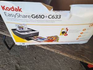 lot 128 image: Kodak easy share camera docking printer with extras, see pics.